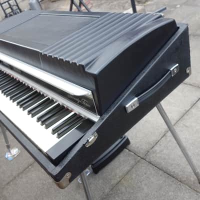 Rhodes Stage 73 Mk ll elec piano + V Vibe (USB) Stereovibe & FREE UK delivery image 2