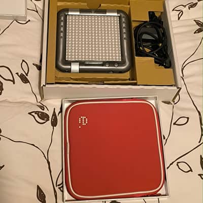 Perfect and complete Yamaha Tenori-On 2007 - Silver tnr-w image 2