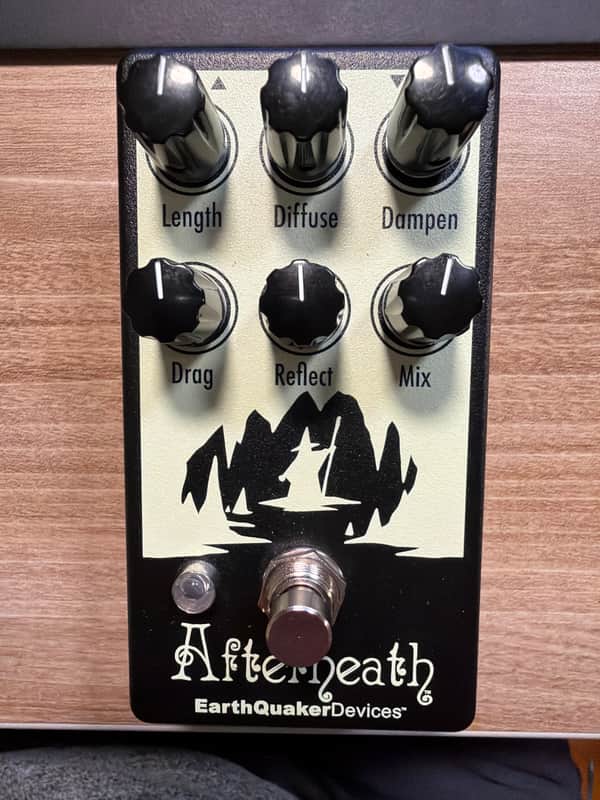EarthQuaker Devices Afterneath Otherworldly Reverberation Machine V2