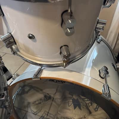 PDP PDCM0912STTW Concept Maple Series 9x12" Mounted Tom with Chrome Hardware 2010s - White image 4