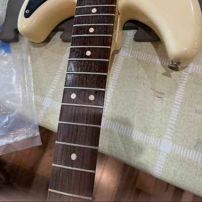 Fender Lead 11 Vintage Electric Guitar Original W/ case 1981 - Artic white image 5