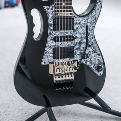 Ibanez Steve Vai Signature JEM 555 BK in Black image 2