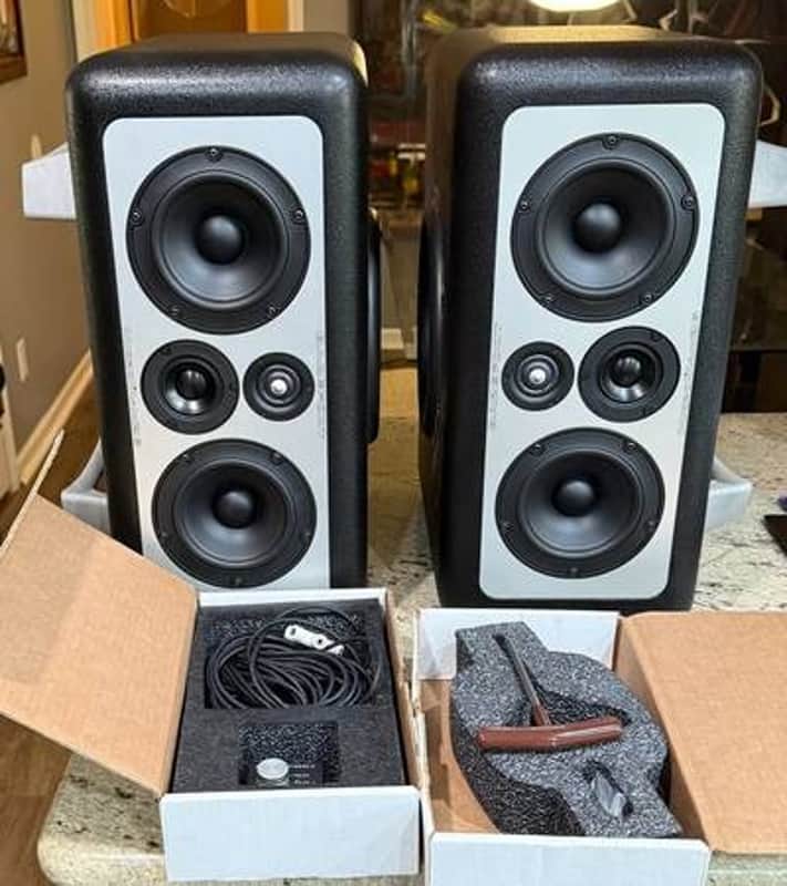 Barefoot Sound MicroMain 26 Three-Way Active Studio Monitor image 1