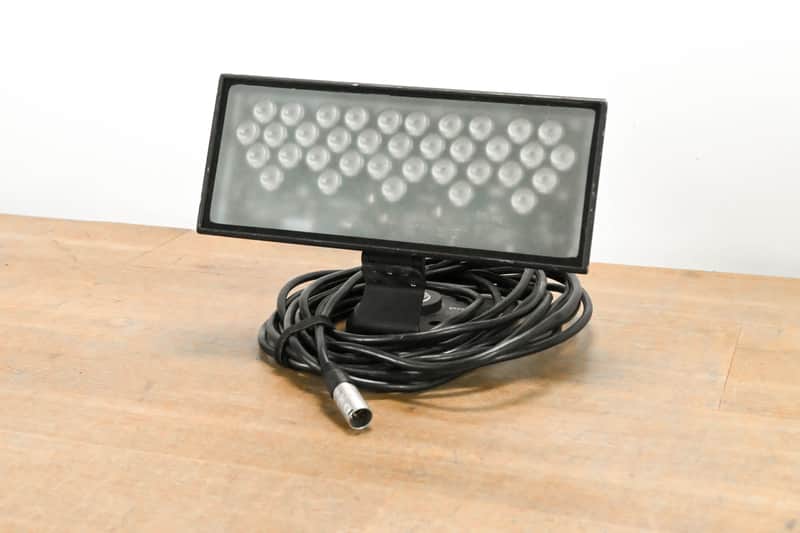 Philips Color Kinetics ColorBlast 12 Wash Light Fixture CG0111W image 1