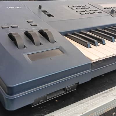 Yamaha EX5 1998 - Blue image 4