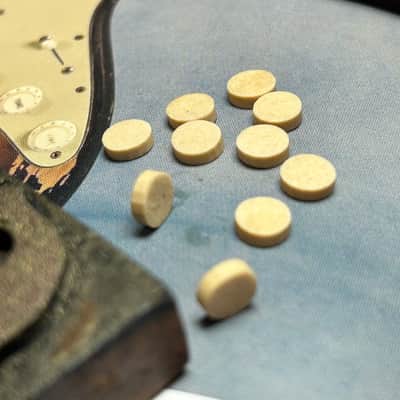 GVT Phenolic paper Aged clay Dot Inlays 1959 - 1963  ( 10 Dots 1/4" ) Pre cbs Fender ®️ Pre cbs Material. image 9