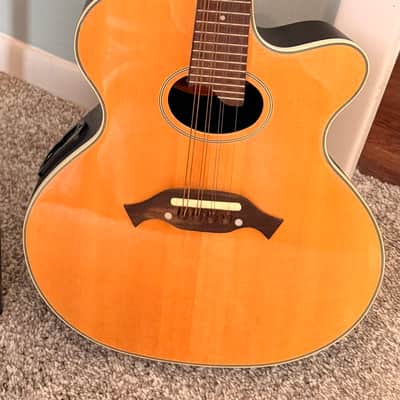 Crafter Mandolin M70e 2002 - Spruce top image 3