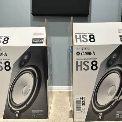 Yamaha HS8 Powered Studio Monitor (Pair) 2015 - Present - Black image 4