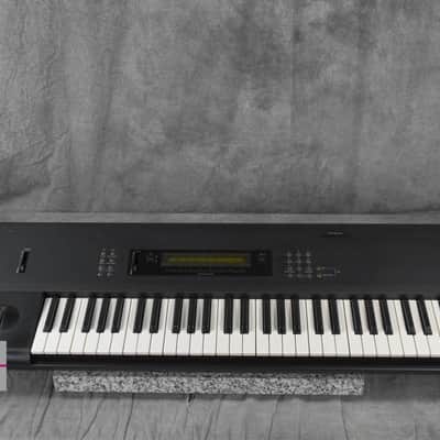 KORG M1 Music Workstation Digital Synthesizer in Good condition