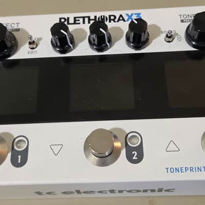 TC Electronic Plethora X3 TonePrint Multi-Effects Pedalboard 2021 - Present - White image 3