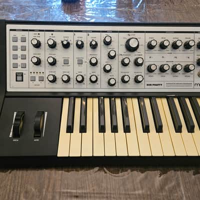 Moog Sub Phatty 2010s - Black