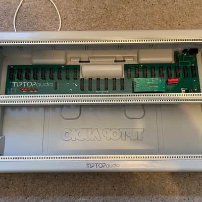 Tiptop Audio Mantis Eurorack Case with a deck saver image 1