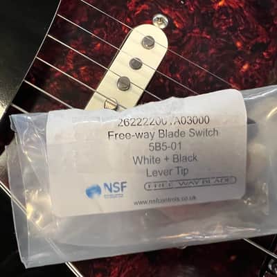 Fender MIJ Hybrid II Stratocaster with Rosewood Fretboard - Black image 13