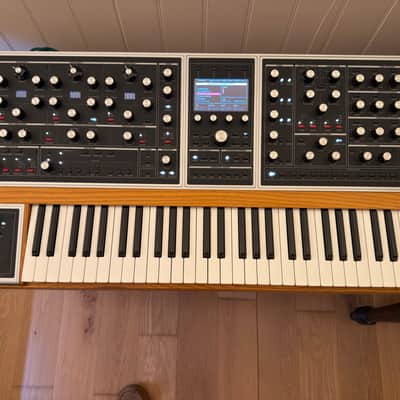 Moog One 16-Voice 61-Key Polyphonic Analog Synthesiser Bild 4
