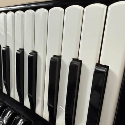 Guerrini Folk 120-Bass Accordion – 5 Reeds, Dual Dry/Musette Tuning ("Two Accordions in One") image 3