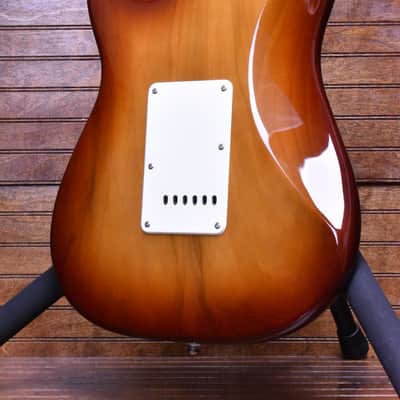 Squier Limited Edition Classic Vibe™ '60s Stratocaster® HSS, Sienna Sunburst image 2