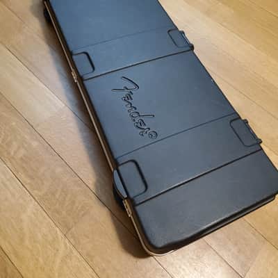 Fender TSA 002 molded guitar case 2000's image 3