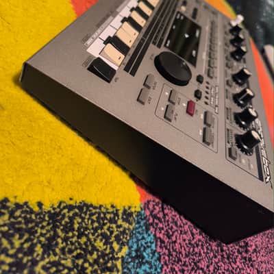 Roland MC-303 Groovebox 1990 - 1998 - Silver image 3