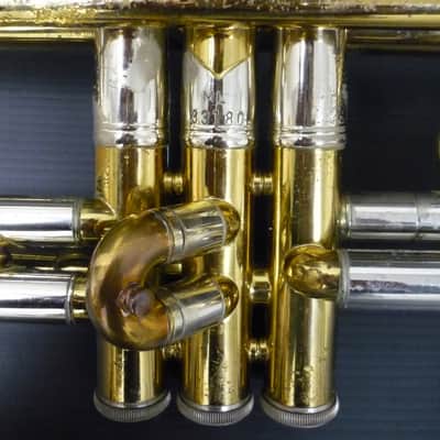 Trompeta Bach Stradivarius 37 Corporation en buen estado image 13