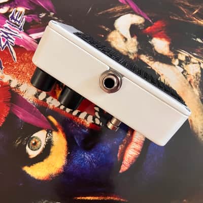 Electro-Harmonix Crayon 69 Full-Range Overdrive 2015 - Present - White with Vertical Crayons image 3