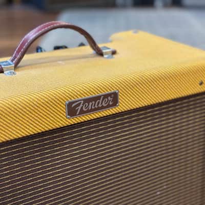 Fender Blues Junior III Ltd. Ed. Lacquered Tweed 15 Watt 1x12" Guitar Amplifier image 2