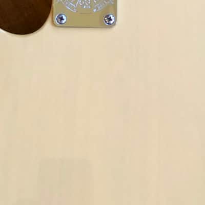 2011 Fender Deluxe Series 60th Nashville Mexico  Transparent Honey Telecaster Electric Guitar case image 17