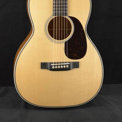 Martin Custom Shop 00 Grand Concert 12-Fret Mahogany Adirondack Spruce VTS Natural image 1