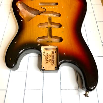 Allparts Stratocaster Body 4.0lbs 3 color sunburst image 3