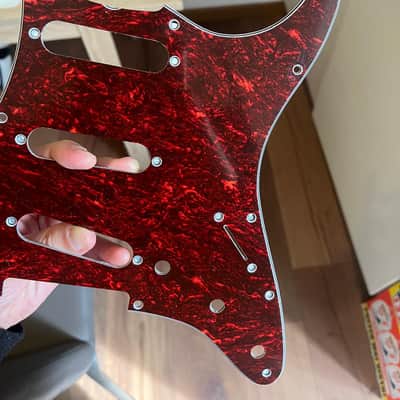Red Tortoise Vintage style Stratocaster Pickguard Chinese replica image 2