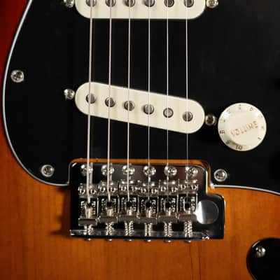 Fender American Professional Classic Stratocaster Electric Guitar - 3-Color Sunburst with Gig Bag image 8