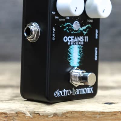 Electro-Harmonix Oceans 11 Reverb 11-Different Reverb Type Compact Effect Pedal image 3
