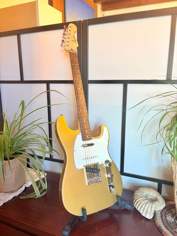 Squier Paranormal Custom Nashville Stratocaster with Laurel Fretboard 2023 - Present - Aztec Gold image 1