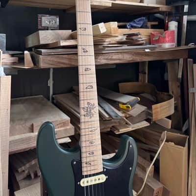MaNo Guitars (The Iconic) image 9