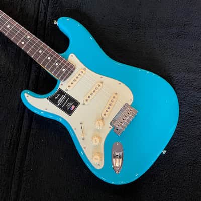 Fender American Professional II Stratocaster Left-Handed RW Miami Blue 7lbs, 11oz US210038392 image 3