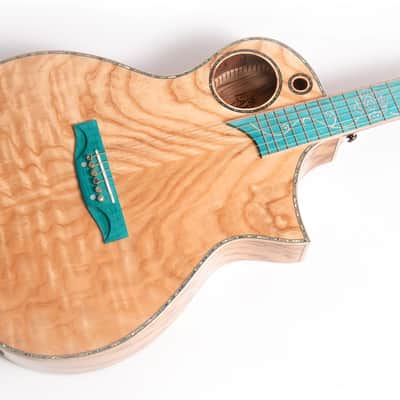 Lindo Earth V2 Slim Body Electro Acoustic Guitar and Premium Hardcase image 15