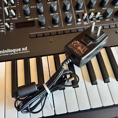 korg minilogue xd 4-voice Analog Synthesizer w/ bag image 9