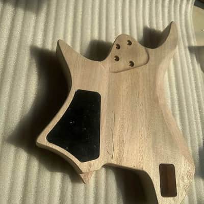 Headless Guitar Unfinished Mahogany Body with Tiger Maple Veneer Top image 3