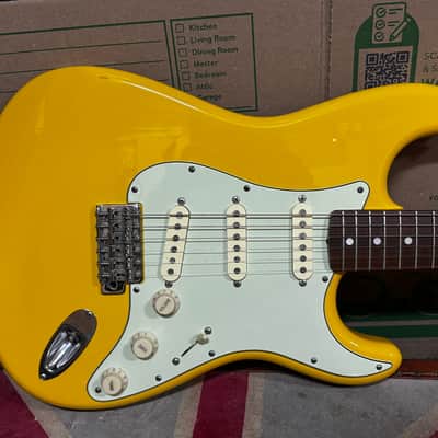 Fender ST-62 Stratocaster Reissue MIJ Yellow Japan Electric Guitar image 2