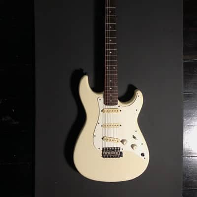 Yamaha Shouter SH-01 strat white with matching headstock | Reverb Yamaha Shouter SH-01 strat white with matching headstock | Reverb