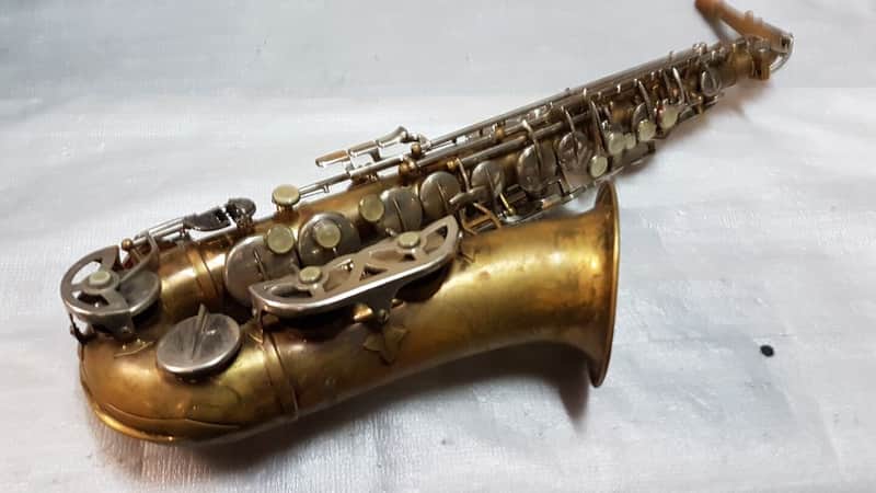 60's CARAVELLE ARTIST OLD / ALTO SAX / SAXOPHONE by CONN image 1