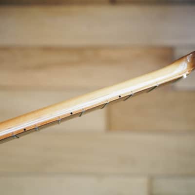 Stratocaster Neck – Roasted Maple | 22 Frets | Light Gloss Finish | Bone Nut imagen 7