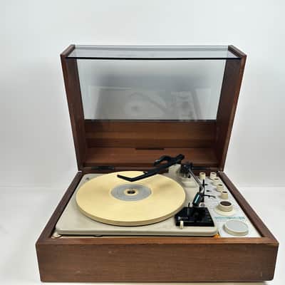 KLH Model Twenty Stereo Turntable Receiver image 4