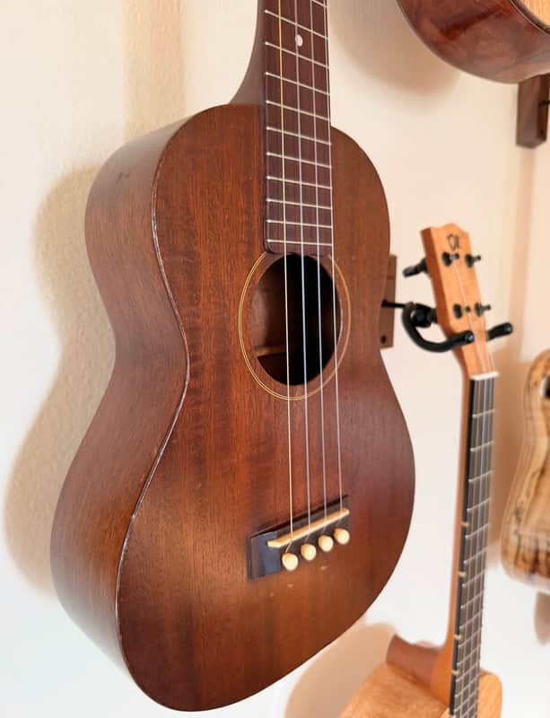 Gibson 1950 Tenor Ukulele - upgraded tuners, vintage beuty image 1