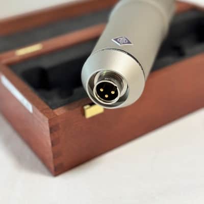 Neumann U 87 Ai Complete Vocal Recording Package + Shock Mount, Case, Pop Filter, Cables – Excellent image 3