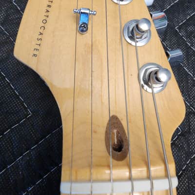 Fender American Standard Stratocaster, Left handed - 3-color Sunburst, Maple Fingerboard 2014 image 15