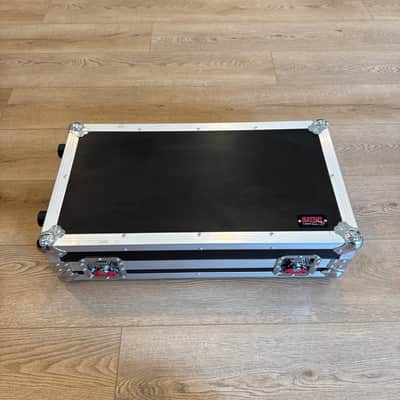 Gator G-TOUR-PEDALBOARD-LGW Large ATA Pedalboard 24x11" with Wheels 2010s - Black image 10