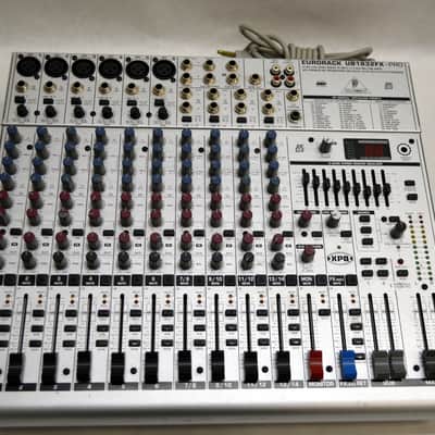 Behringer Eurorack MX1604A 16-Channel Mic / Line Mixer | Reverb