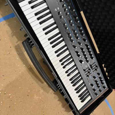 Novation Summit 61-Key 16-Voice Synthesizer 2019 - Present Black