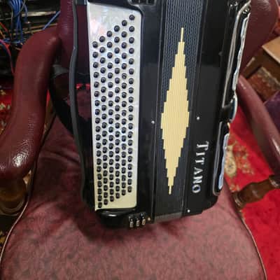 Titano Dandy 41/120 Piano Accordion Made in Italy with Case and Straps image 5