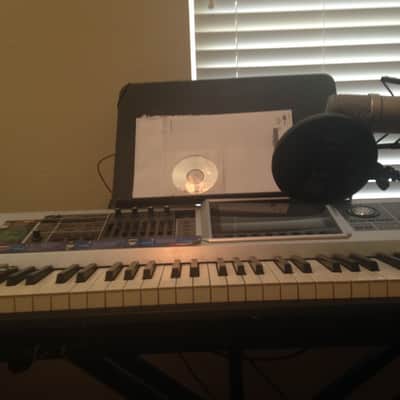 Roland Fantom-G8 88-Key Workstation Keyboard 2008 - 2012 - Silver image 5